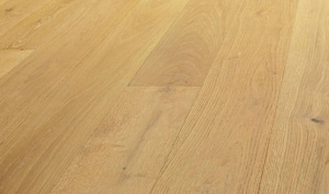 lambrusco-european-oak-hardwood-close-up
